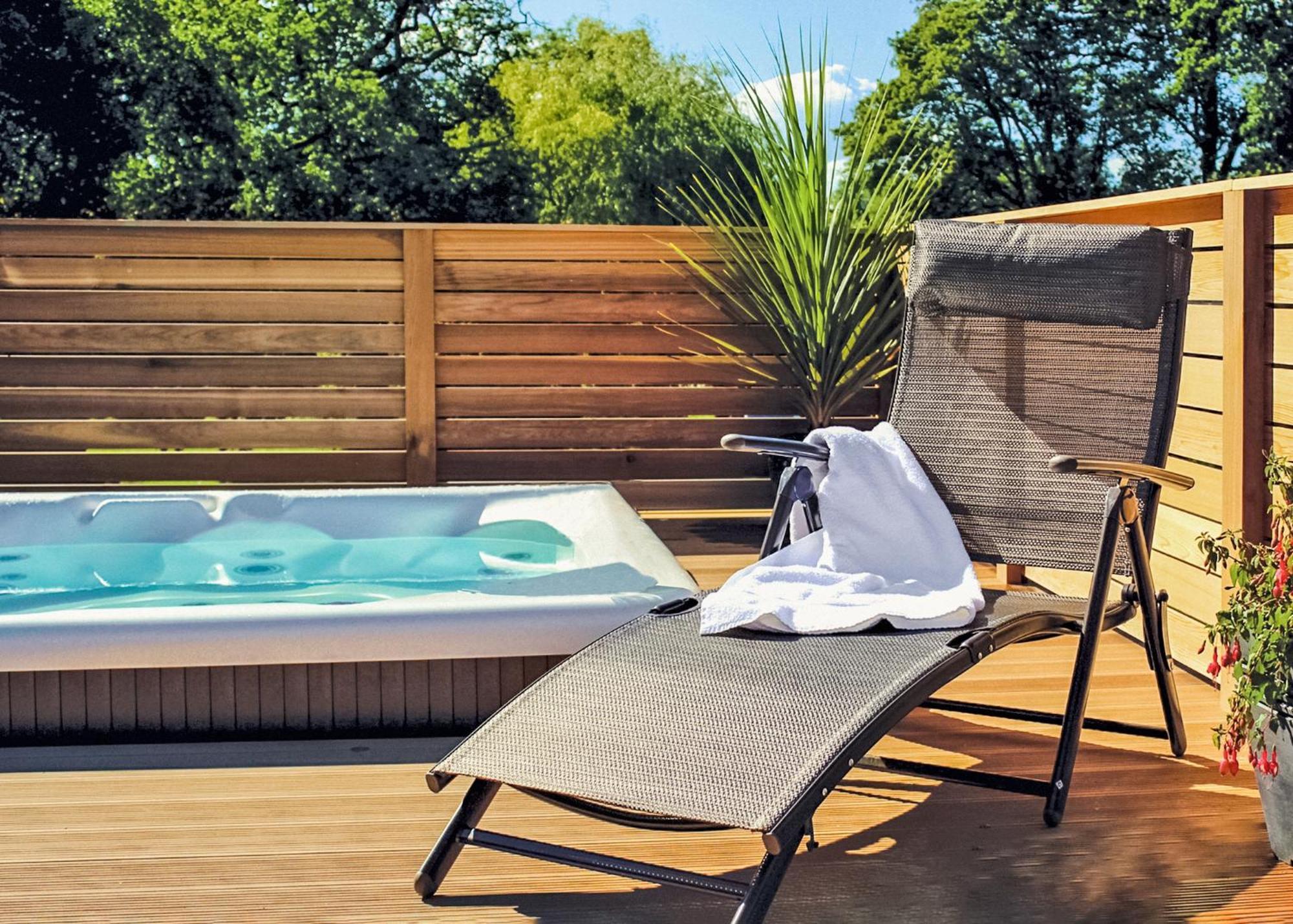 Upton Lakes Lodges Cullompton Exteriör bild